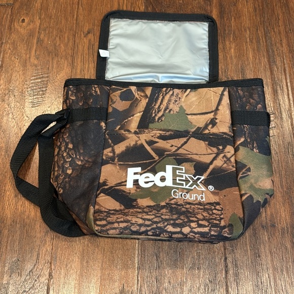 FedEx Ground Camo Brown and Black Insulated Bag - Picture 4 of 12